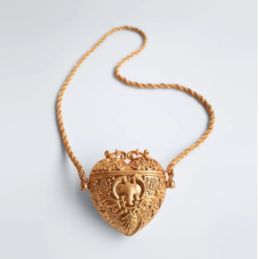 Ultra rare zara limited edition gold heart baroque purse